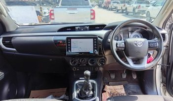 REVO 4WD 2021 2.4 MID MT SAMRT CAB SILVER 8875 full