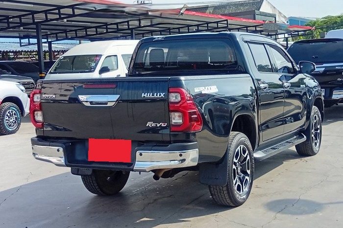 REVO PRE 2022 2.4 MID AT DOUBLE CAB BLACK 750 full