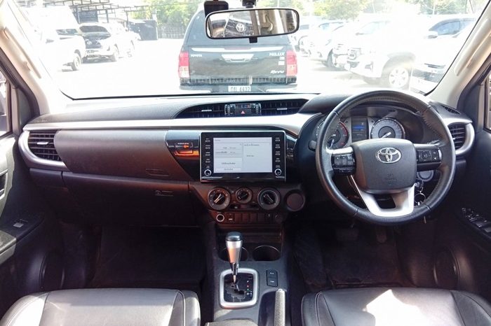 REVO PRE 2022 2.4 MID AT DOUBLE CAB BLACK 750 full