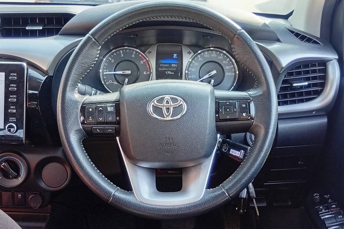 REVO PRE 2022 2.4 MID AT DOUBLE CAB BLACK 750 full
