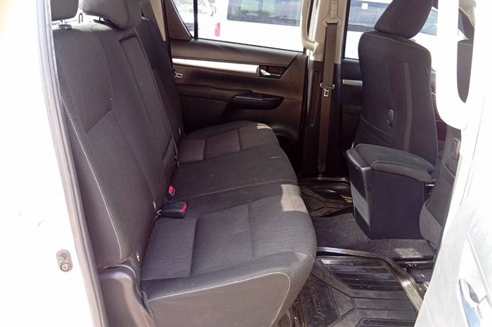 REVO PRE 2022 2.4 ENTRY AT DOUBLE CAB WHITE  6307 full