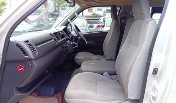 TOYOTA 2WD 2017 3.0 MT COMMUTER SILVER  7579 full