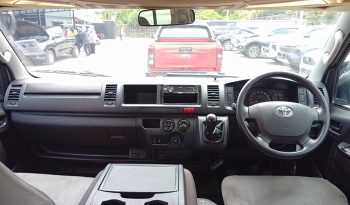 TOYOTA 2WD 2017 3.0 MT COMMUTER SILVER  7579 full