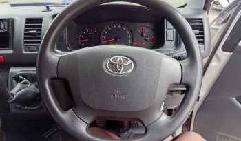 TOYOTA 2WD 2017 3.0 MT COMMUTER SILVER  7579 full