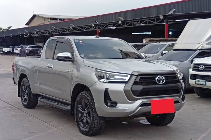 REVO 4WD 2020 2.4 MID MT SMART CAB SILVER  2669 full