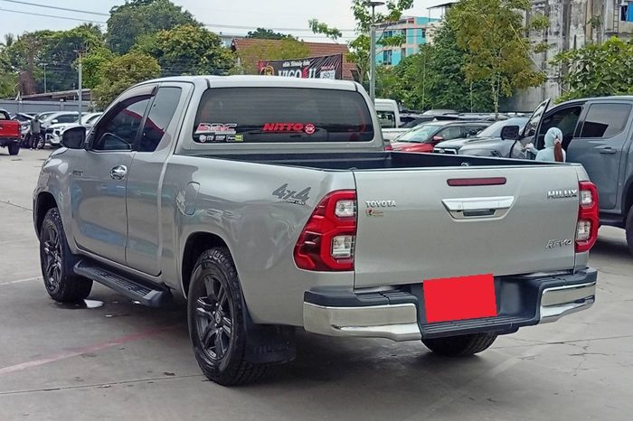 REVO 4WD 2020 2.4 MID MT SMART CAB SILVER  2669 full