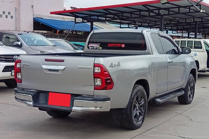 REVO 4WD 2020 2.4 MID MT SMART CAB SILVER  2669 full