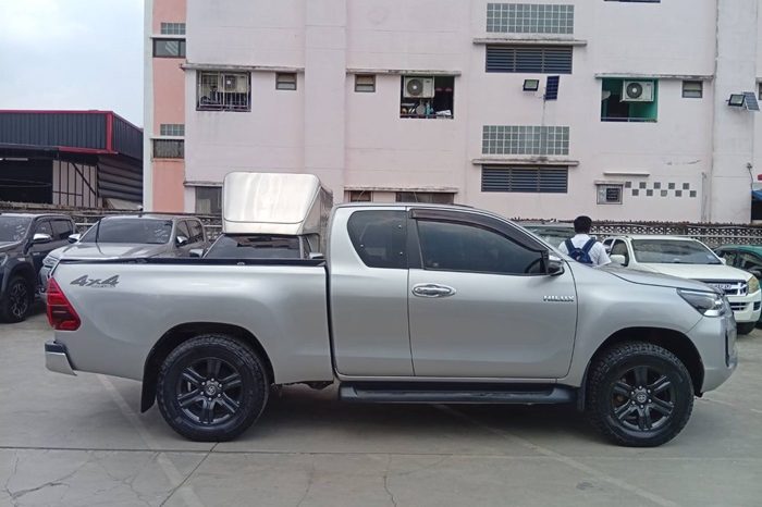 REVO 4WD 2020 2.4 MID MT SMART CAB SILVER  2669 full