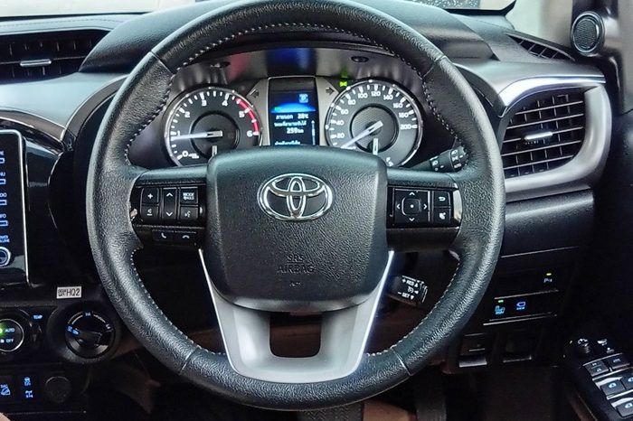 REVO 4WD 2022 2.8 HIGHT AT DOUBLE CAB SILVER  3080 full