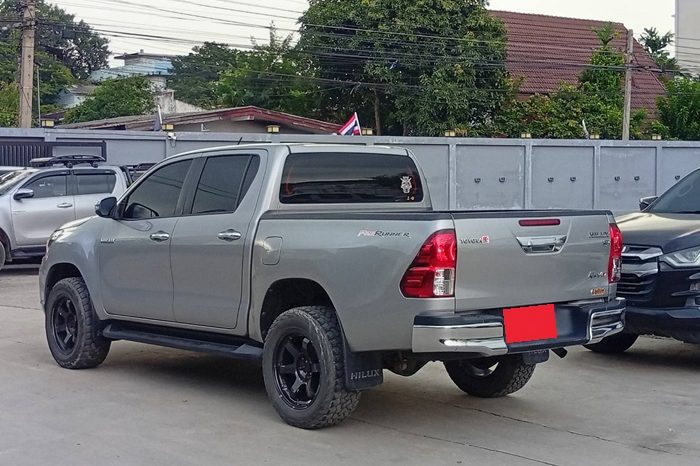 REVO PRE 2019 2.4E AT DOUBLE CAB SILVER  5777 full