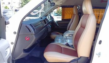 TOYOTA 2WD 2019 3.0 AT COMMUTER WHITE  3700 full