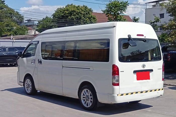 TOYOTA 2WD 2019 3.0 AT COMMUTER WHITE  3700 full