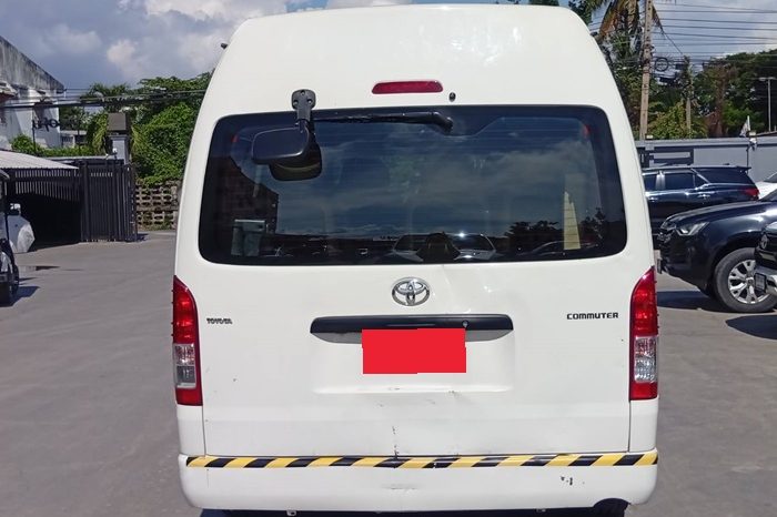 TOYOTA 2WD 2019 3.0 AT COMMUTER WHITE  3700 full