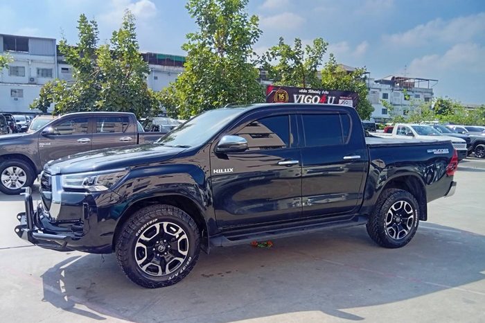 REVO PRE 2022 2.4 MID AT DOUBLE CAB BLACK  205 full