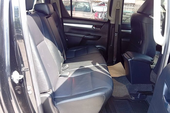 REVO PRE 2022 2.4 MID AT DOUBLE CAB BLACK  205 full