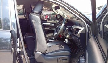 REVO PRE 2022 2.4 MID AT DOUBLE CAB BLACK  205 full