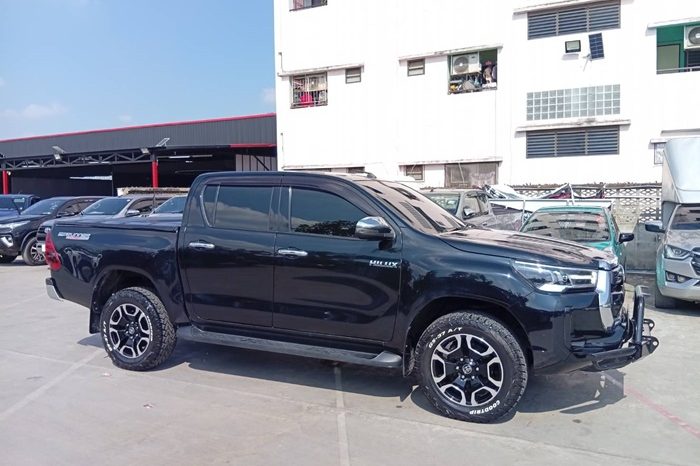 REVO PRE 2022 2.4 MID AT DOUBLE CAB BLACK  205 full