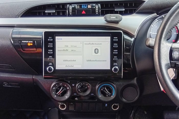 REVO PRE 2022 2.4 MID AT DOUBLE CAB BLACK  205 full