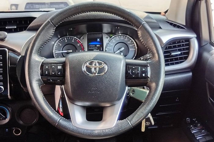 REVO PRE 2022 2.4 MID AT DOUBLE CAB BLACK  205 full
