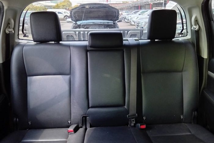 REVO PRE 2022 2.4 MID AT DOUBLE CAB GREY  5832 full