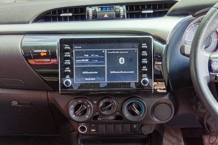 REVO PRE 2022 2.4 MID AT DOUBLE CAB GREY  5832 full