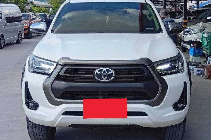 REVO PRE 2022 2.4 MID AT DOUBLE CAB WHITE  4876 full