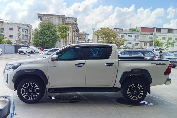 REVO PRE 2022 2.4 MID AT DOUBLE CAB WHITE  4876 full
