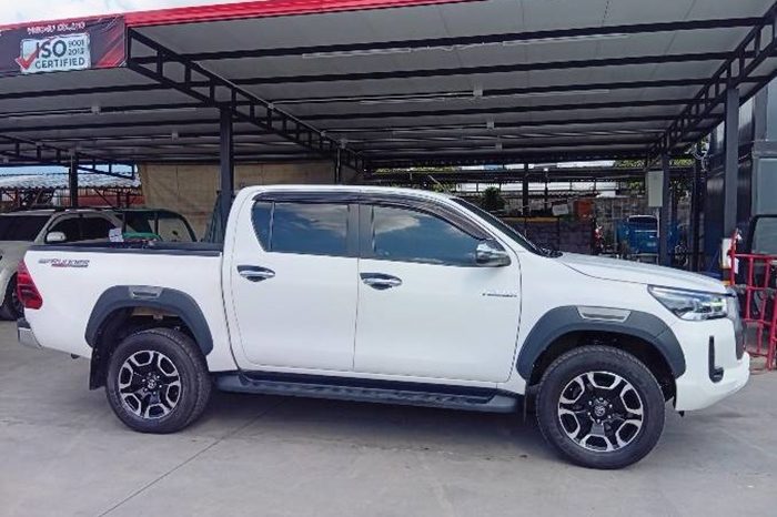 REVO PRE 2022 2.4 MID AT DOUBLE CAB WHITE  4876 full