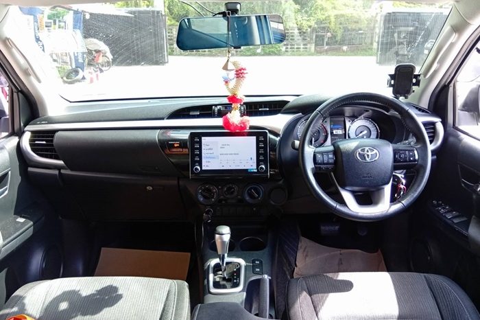 REVO PRE 2022 2.4 MID AT DOUBLE CAB WHITE  4876 full