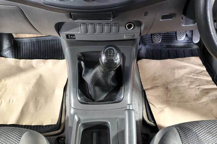VIGO 2WD 2013 2.7J MT SMART CAB BROWN  3213 full