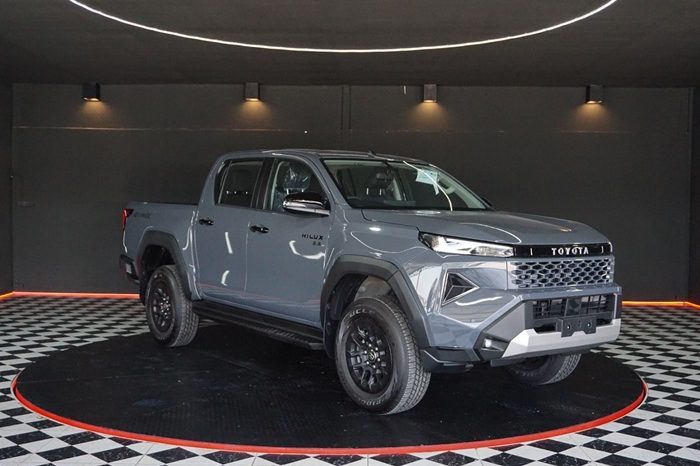 TRAVO PREMIUM 4TREX 2026 2.8 4WD MT DOUBLE CAB GREY  42134 full