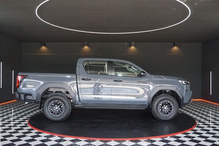 TRAVO PREMIUM 4TREX 2026 2.8 4WD MT DOUBLE CAB GREY  42134 full