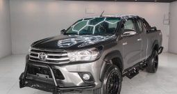REVO 4WD 2017 2.4J AT SMART CAB DARK GREY  7590