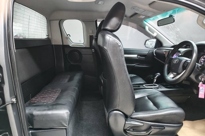 REVO PRE 2021 2.4 ENTRY AT SMART CAB DARK GREY  1483 full