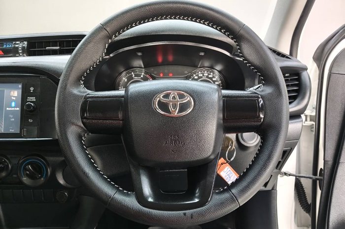 REVO 2WD 2021 2.4J MT STANDARD WHITE  3258 full