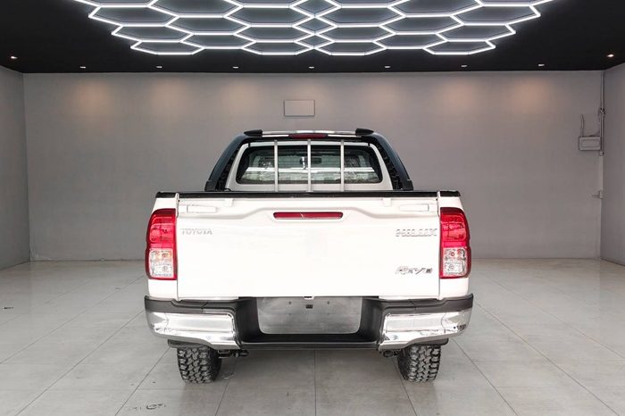 REVO 2WD 2021 2.4J MT STANDARD WHITE  3258 full