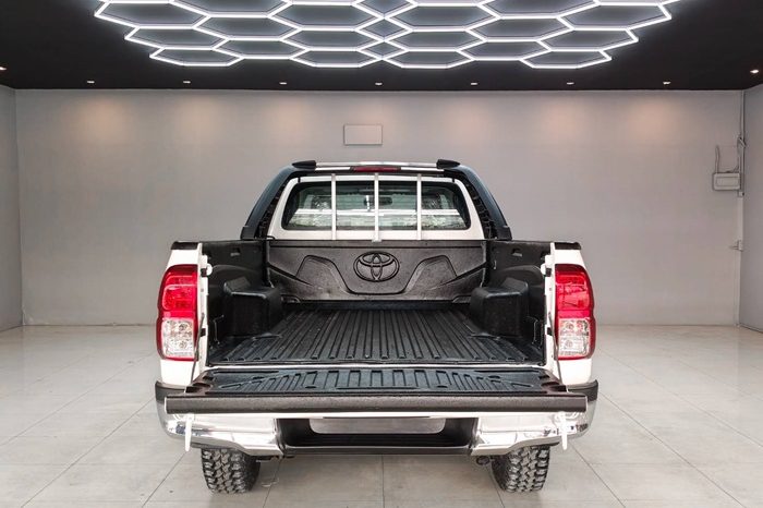 REVO 2WD 2021 2.4J MT STANDARD WHITE  3258 full