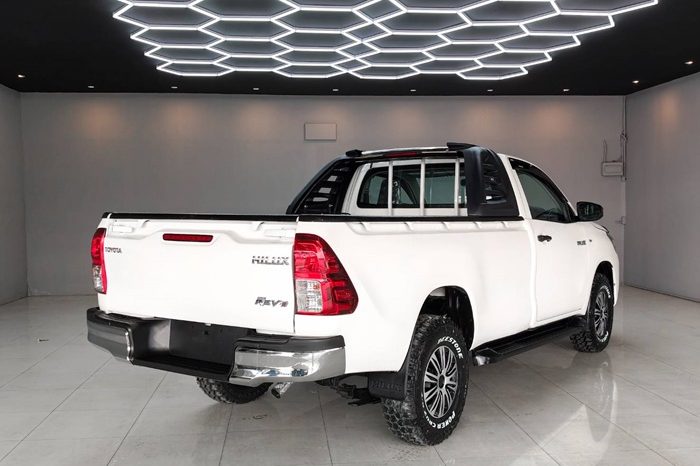 REVO 2WD 2021 2.4J MT STANDARD WHITE  3258 full