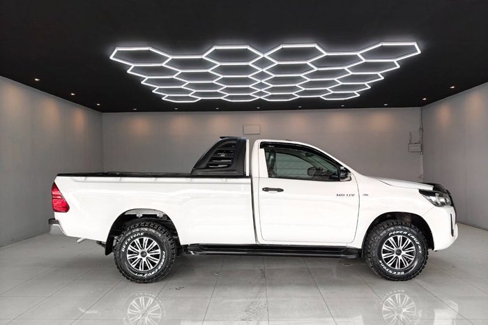 REVO 2WD 2021 2.4J MT STANDARD WHITE  3258 full