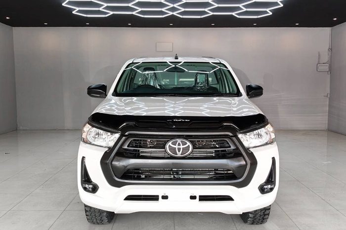 REVO 2WD 2021 2.4J MT STANDARD WHITE  3258 full