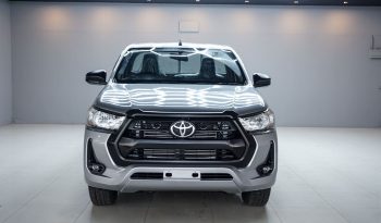 REVO 2WD 2021 2.4J MT STANDARD SILVER  1057 full