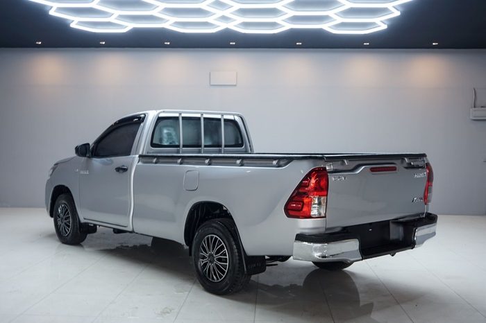 REVO 2WD 2021 2.4J MT STANDARD SILVER  1057 full