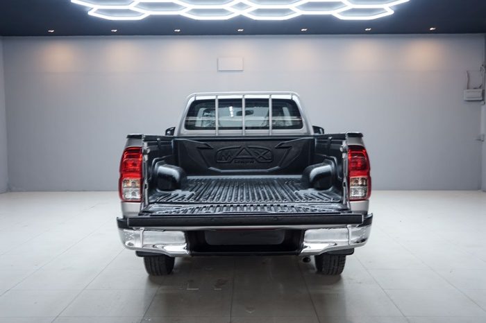 REVO 2WD 2021 2.4J MT STANDARD SILVER  1057 full