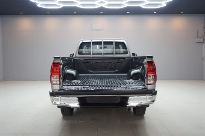 REVO 2WD 2021 2.4J MT STANDARD SILVER  1057 full