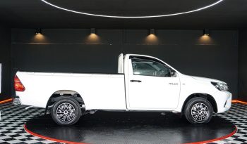 REVO 2WD 2018 2.4J MT STANDARD WHITE  5482 full