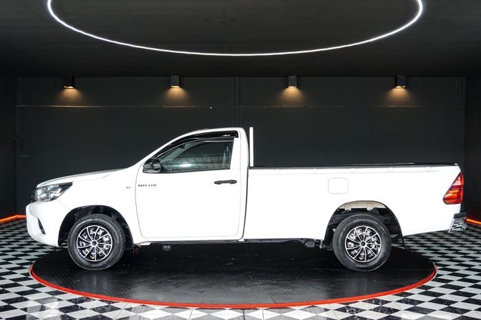 REVO 2WD 2018 2.4J MT STANDARD WHITE  5482 full