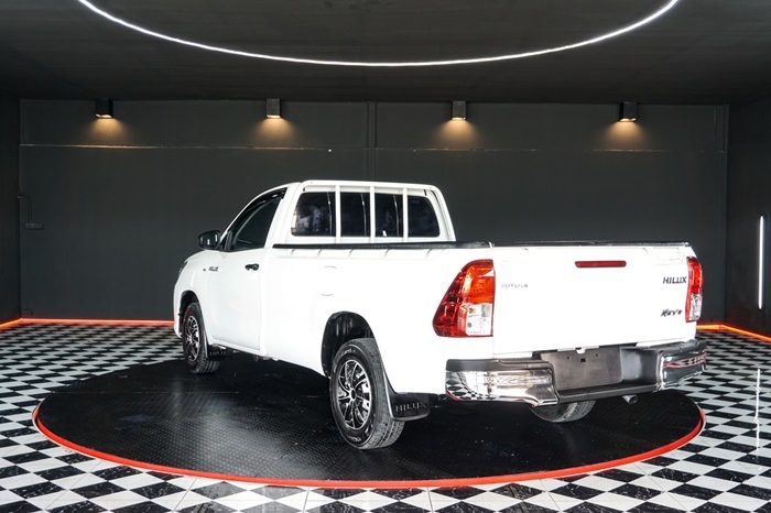 REVO 2WD 2018 2.4J MT STANDARD WHITE  5482 full