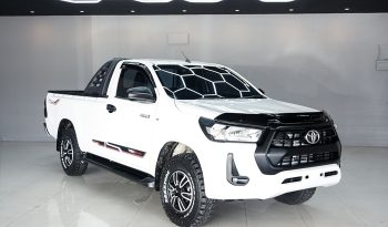 REVO 2WD 2021 2.4J MT STANDARD WHITE  1062 full