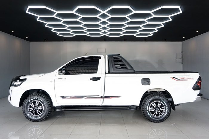 REVO 2WD 2021 2.4J MT STANDARD WHITE  1062 full
