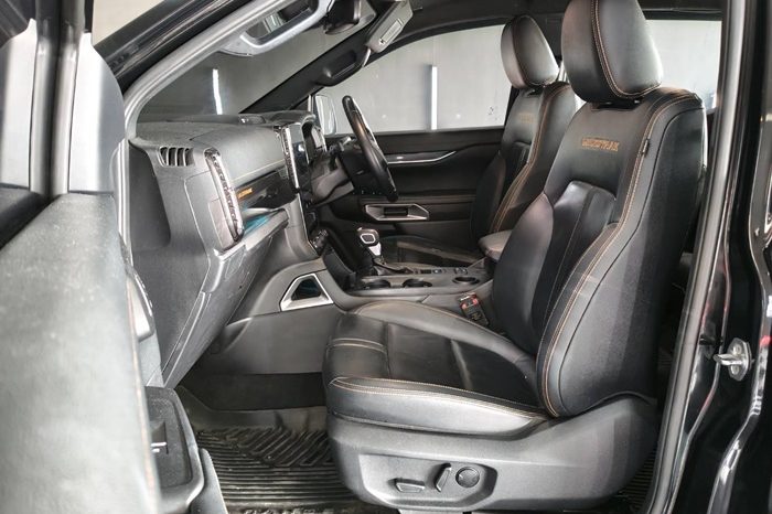 FORD 2WD 2023 2.0 AT DOUBLE CAB BLACK  225 full